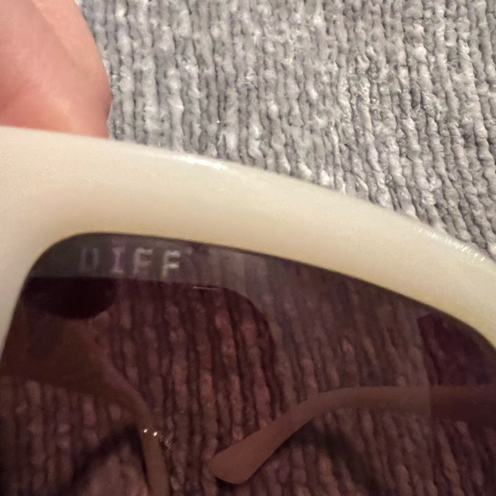 Diff Cream Sunglasses - image 7